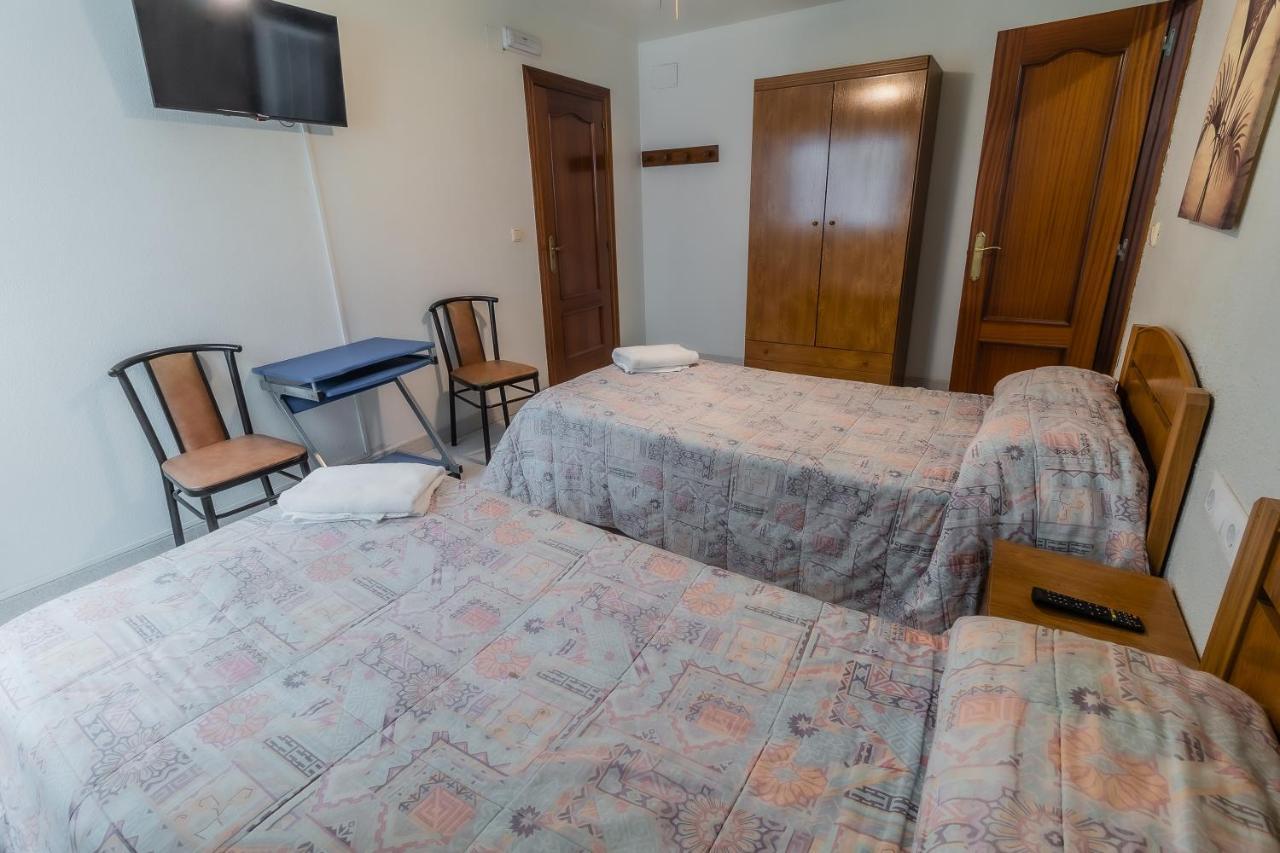 Hostal - Restaurante La Buena Villa By Vivere Stays Villalonquéjar 외부 사진